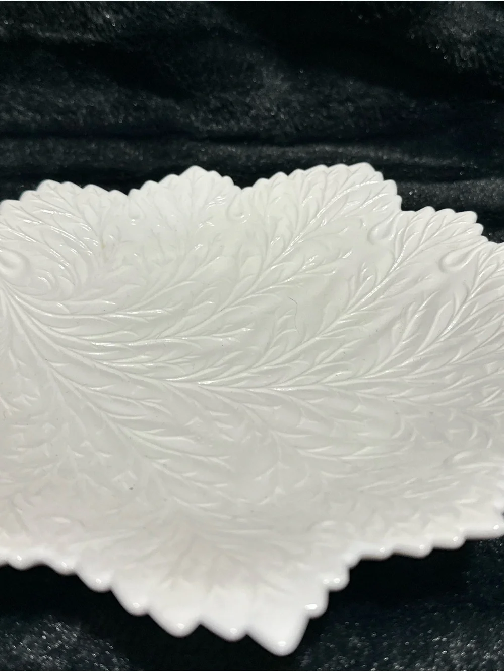 Fenton Glass White Leaf-Embossed Decorative Serving Bowl/Candy Dish